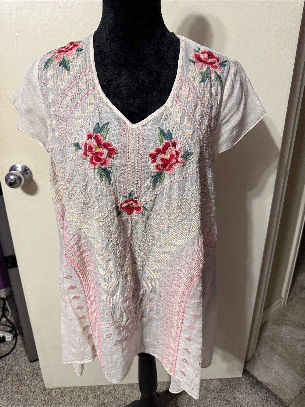 Johnny Was White Embroidered Floral V-Neck Tunic